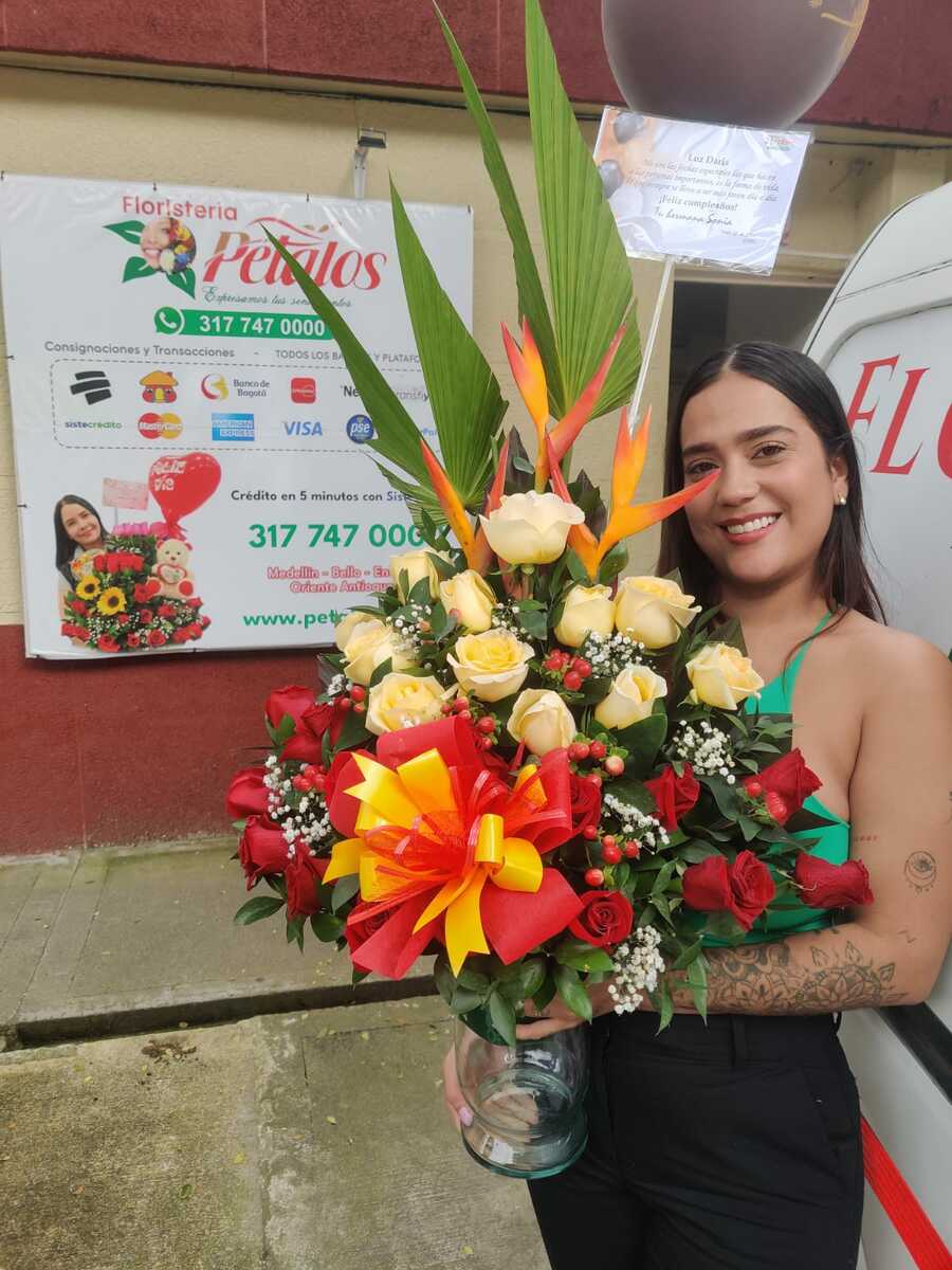 Floristería Flores Bello Es tu cumpleaños la mejor ocasión para expresarte nuestro afecto y cariño. Bello Antioquia Atencion 24horas